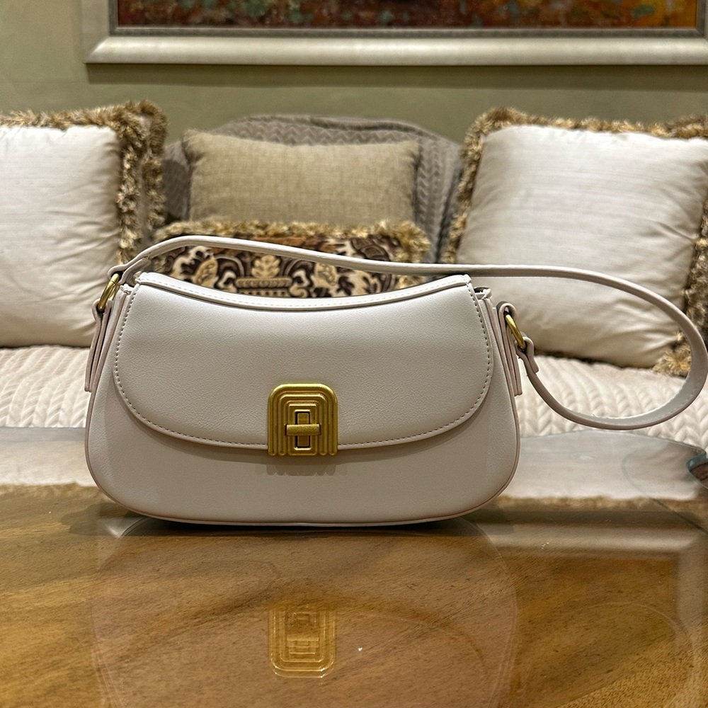 New Buckle Flap Shoulder Bag